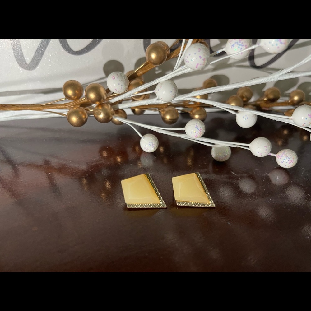 Edgy & Fashionable Rhombus Shaped Studs
